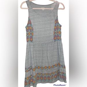 Maison Jules Women's Geometric Print Gray Dress Large  Knee Length Sleeveless